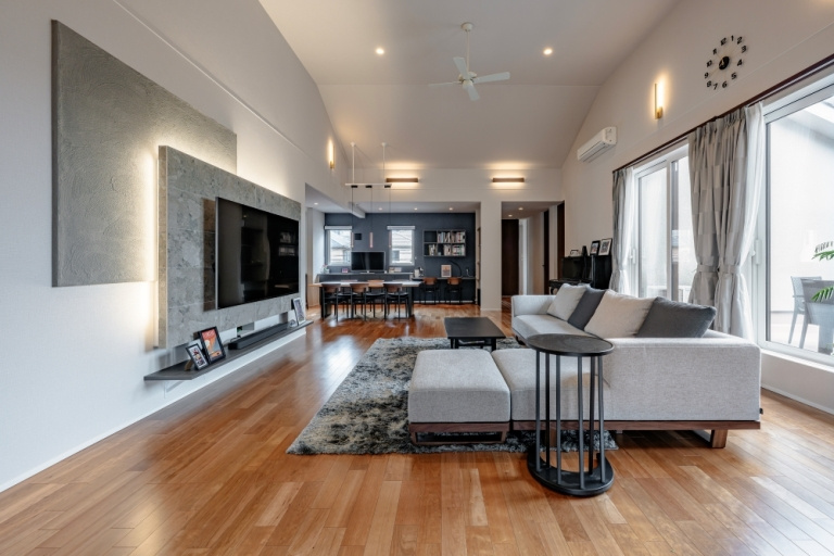 ［池田］アウトドアリビング×ワンフロアで暮らす上質な住まいのリビング