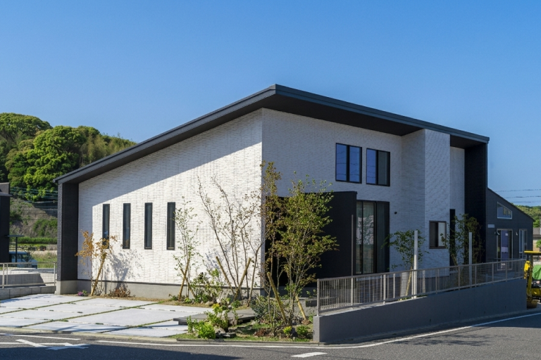 【福岡・沖縄】開放感あふれる勾配天井の広々平屋の家