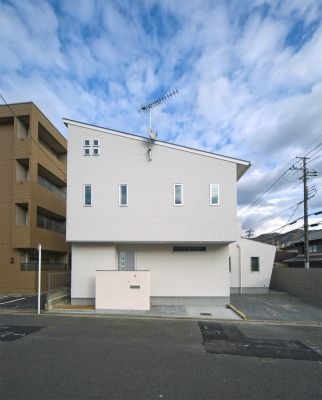 シンプルモダン・片流れ屋根の家