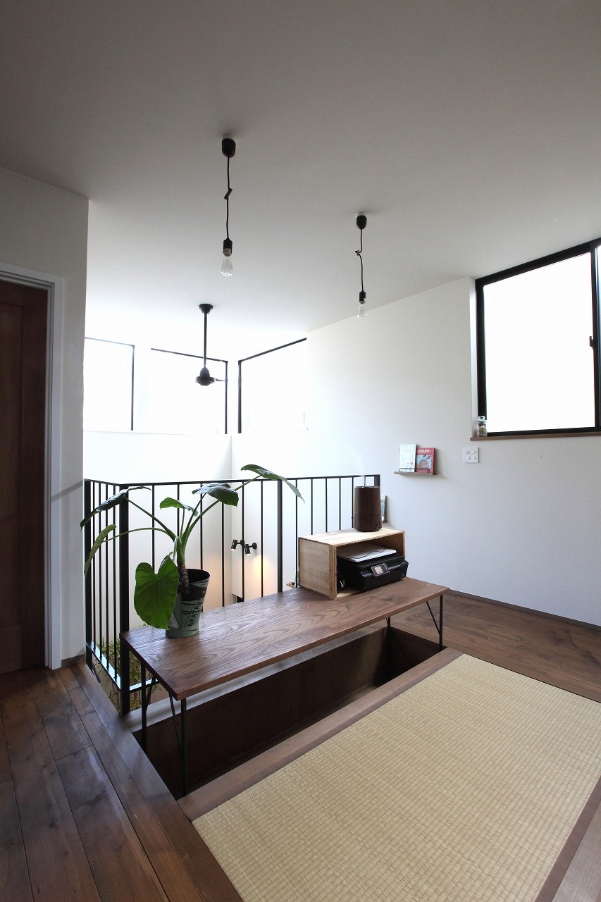 狭さを感じない25坪の狭小住宅｜木造住宅×吹抜け×おしゃれな家