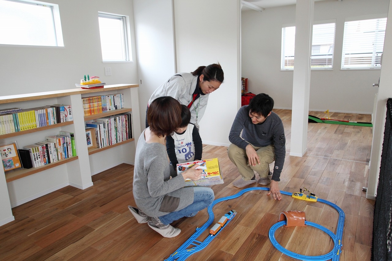 中庭と吹抜けで明るい家｜木造住宅×北向きの土地×シンプル