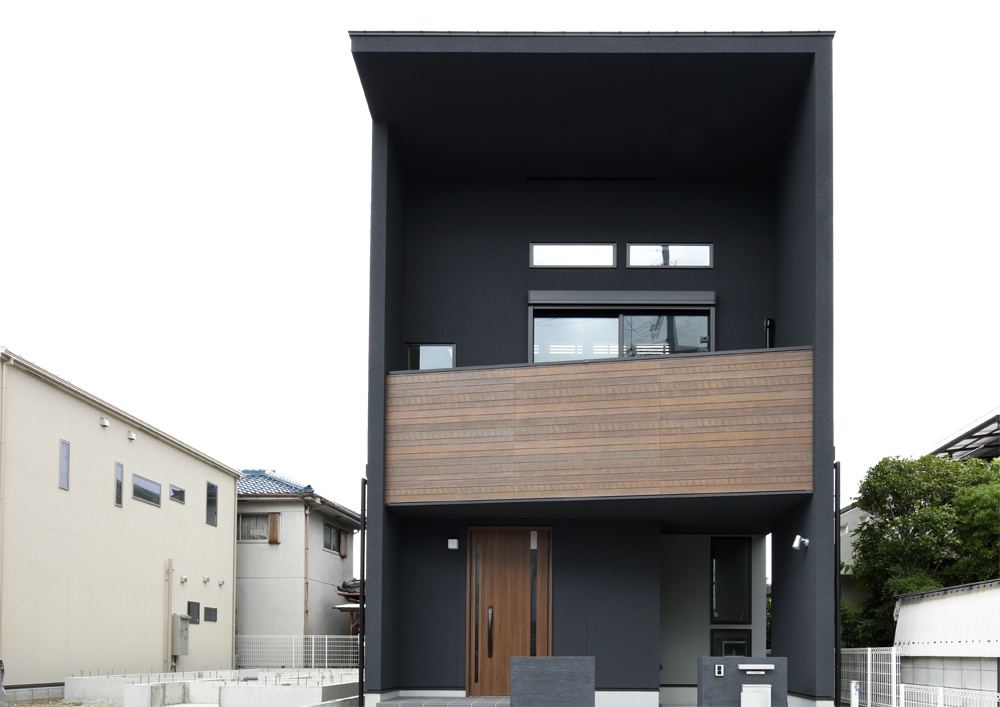 『2.5階の南窓が効果的 東向き都市型パッシブハウス』