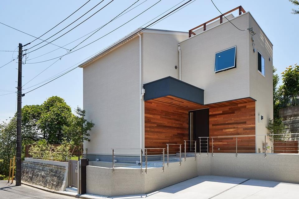 息が切れるほどの坂の上には癒やしが待っている、眺めのいい家 外観｜重量木骨の家 選ばれた工務店と建てる木造注文住宅