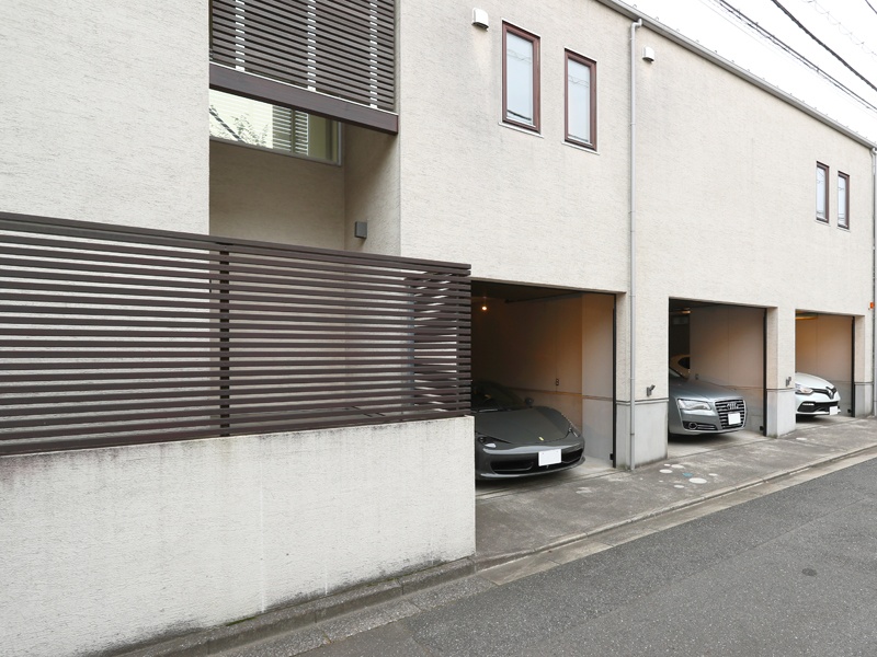 予約制 Inaoka House 千葉県千葉市稲毛区 Timber Yard コージーライフ 平屋の親世帯と隣接した２世帯住宅のinaoka House ビルトインガレージのある２階リビングの住宅がモデルハウスとなっています 重量木骨の家 選ばれた工務店と建てる木造注文住宅