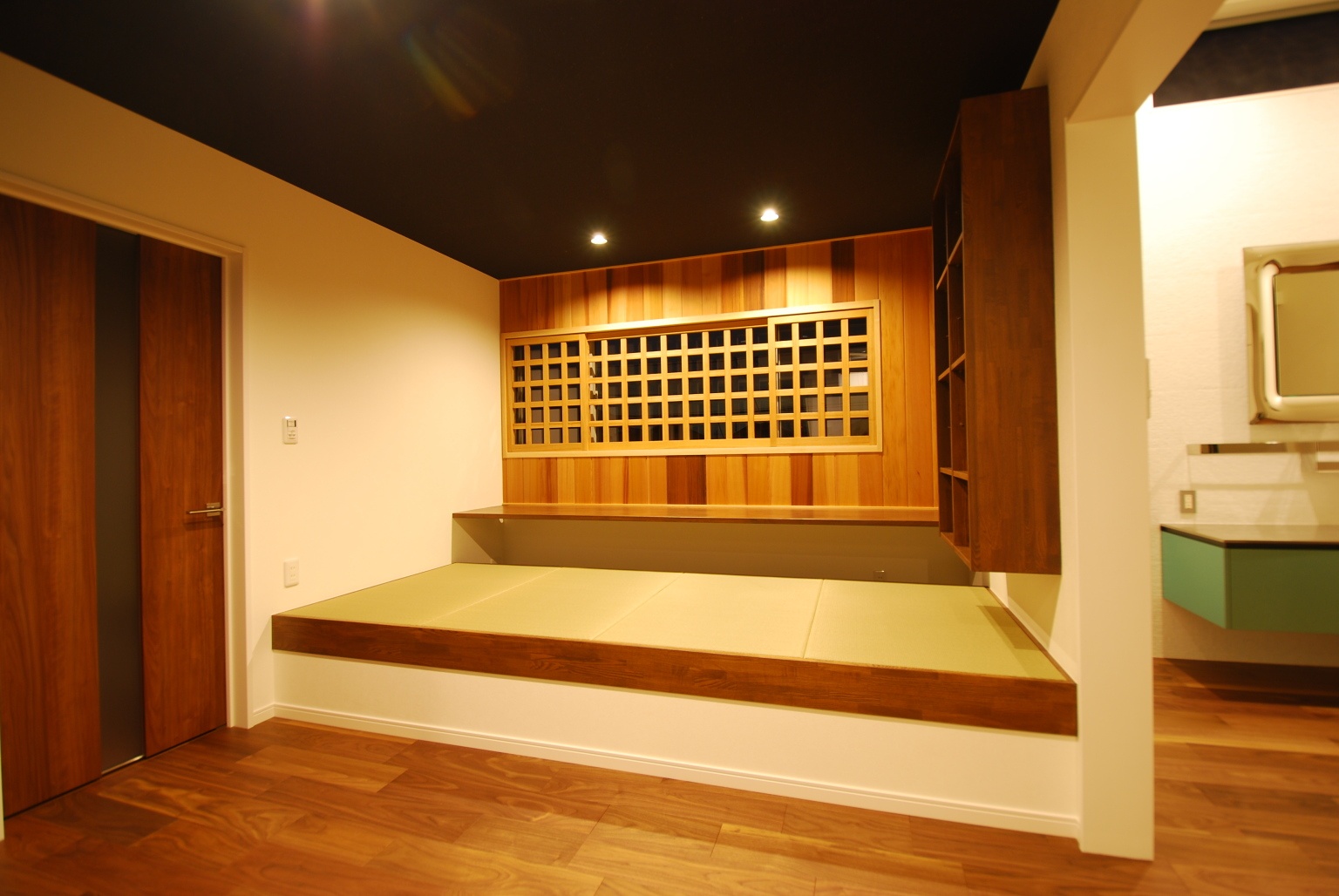 二世帯が暮らす和モダンの家 書斎 プライベートな和空間 重量木骨の家 選ばれた工務店と建てる木造注文住宅