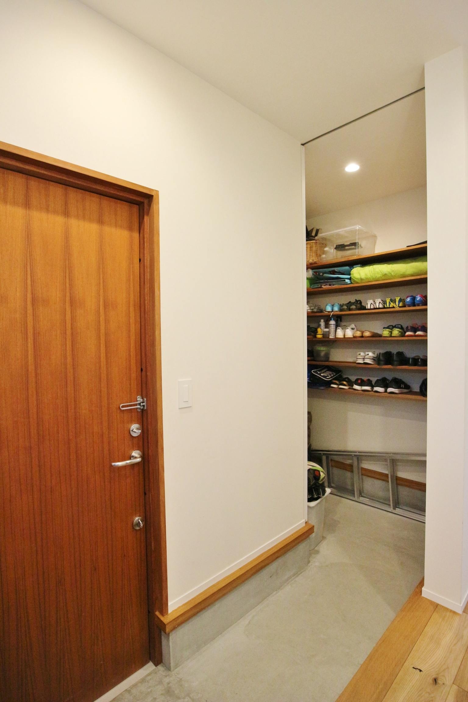 2階リビングで開放的な暮らし|木造住宅×アウトドアリビング×おしゃれな家
