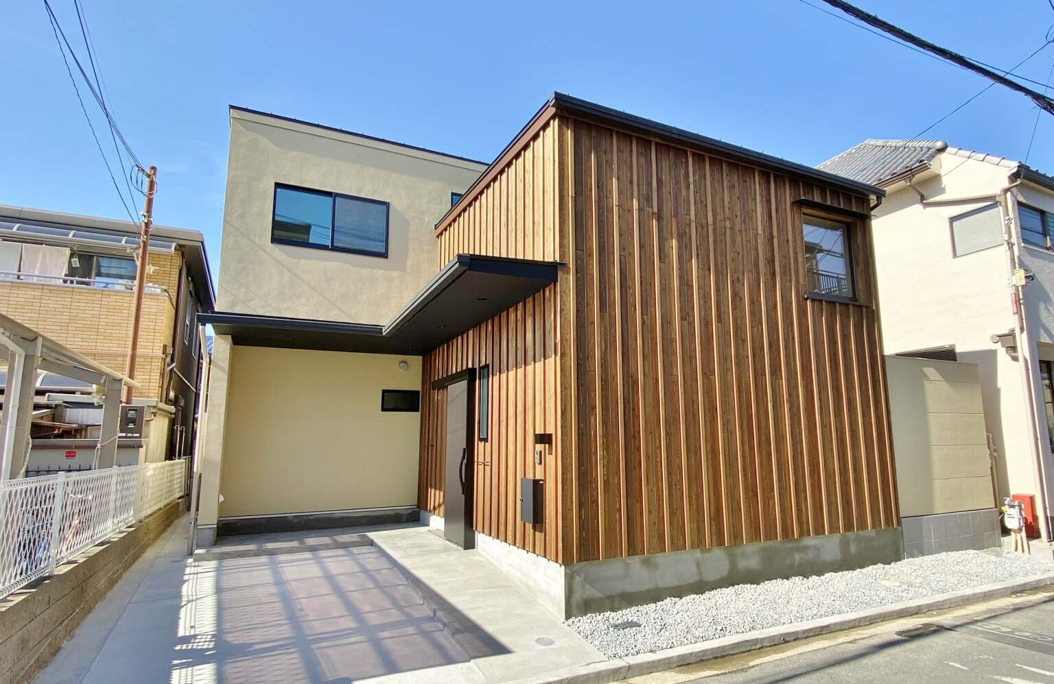 大人カフェテラスのあるおしゃれな家|木造住宅×土間×中庭のある家