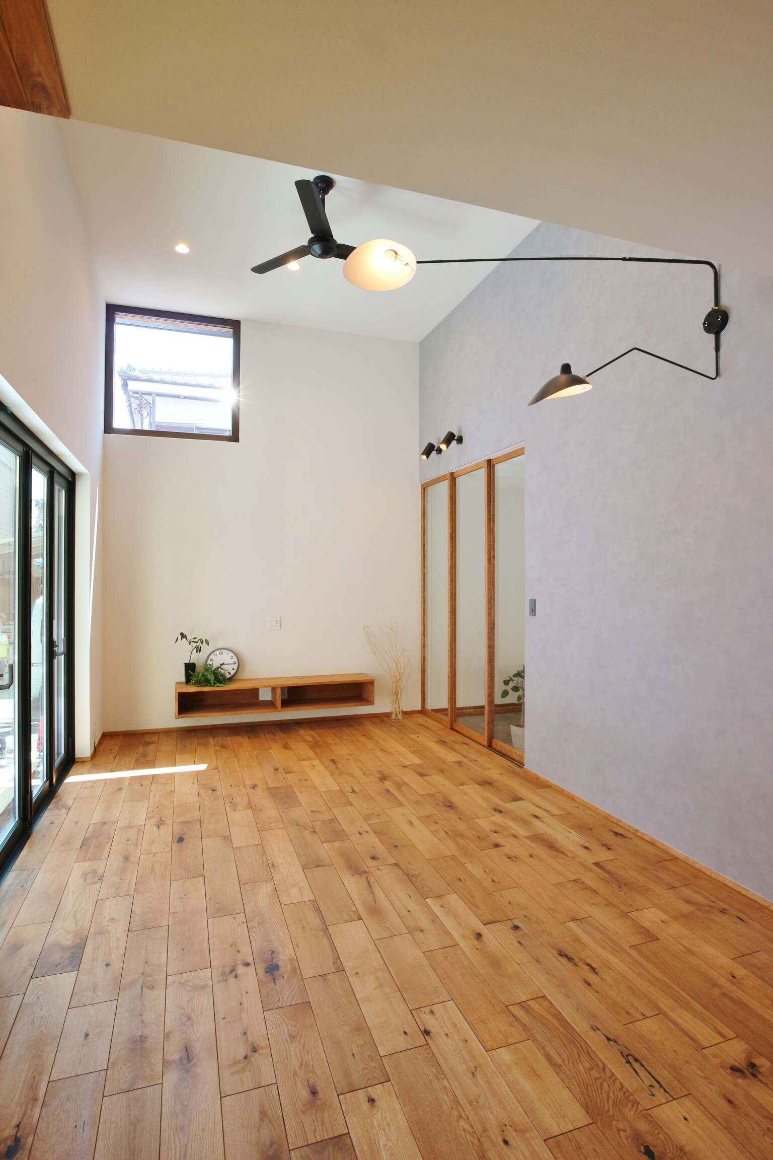大人カフェテラスのあるおしゃれな家|木造住宅×土間×中庭のある家