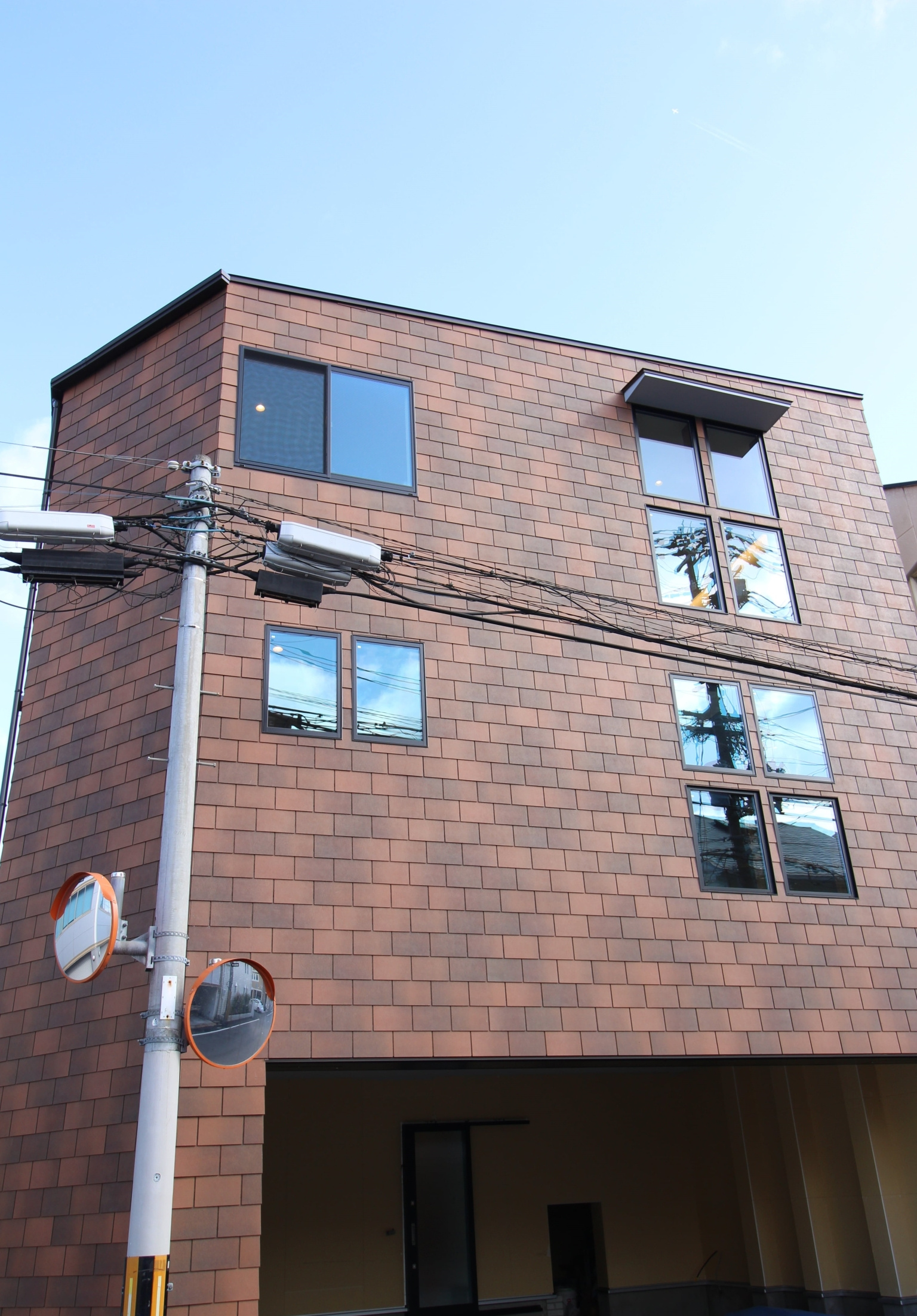 SE構法だから出来た大規模木造住宅|重量木骨×ガレージハウス×中庭のある家