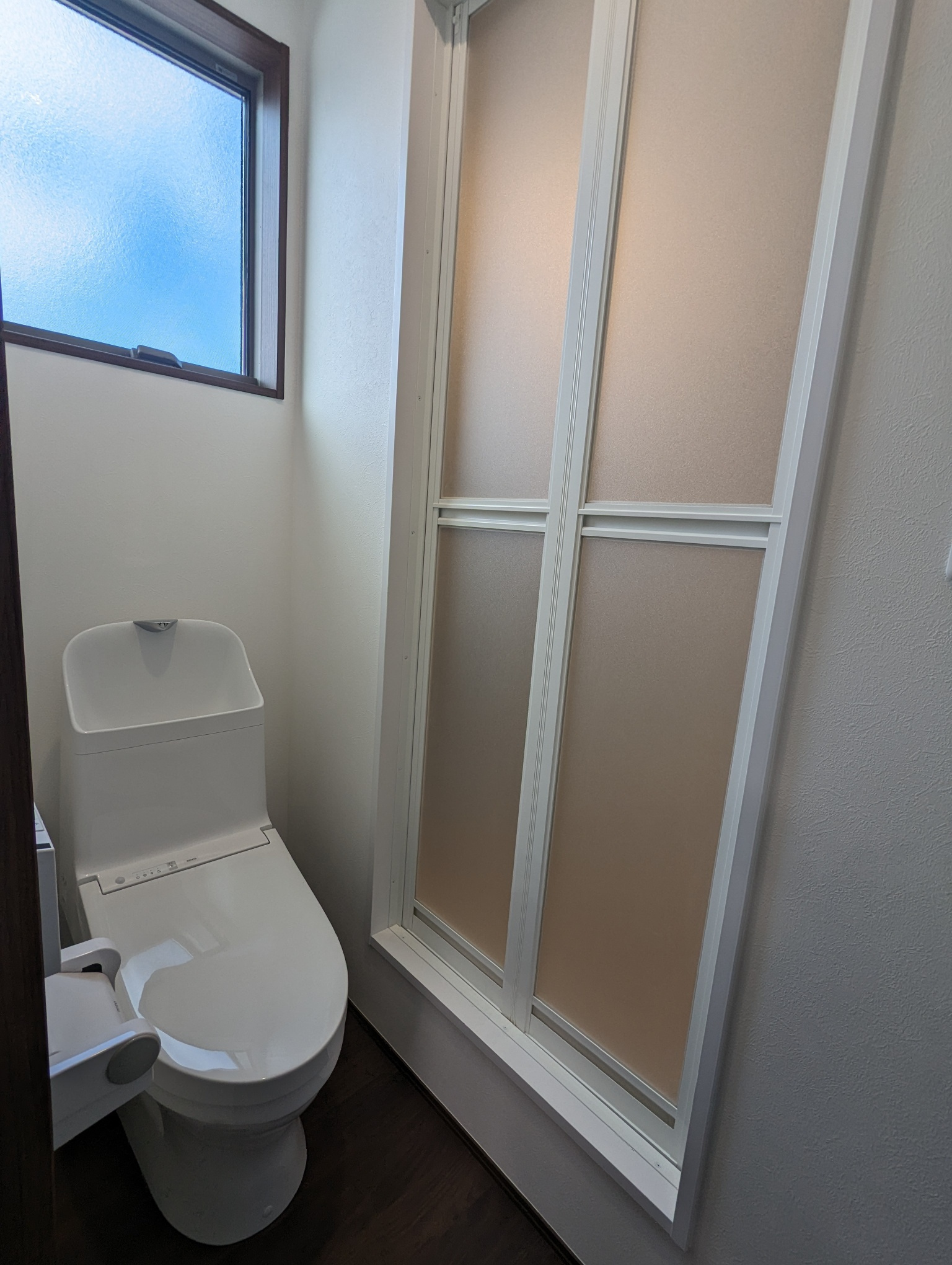 トイレとシャワーブース入口
