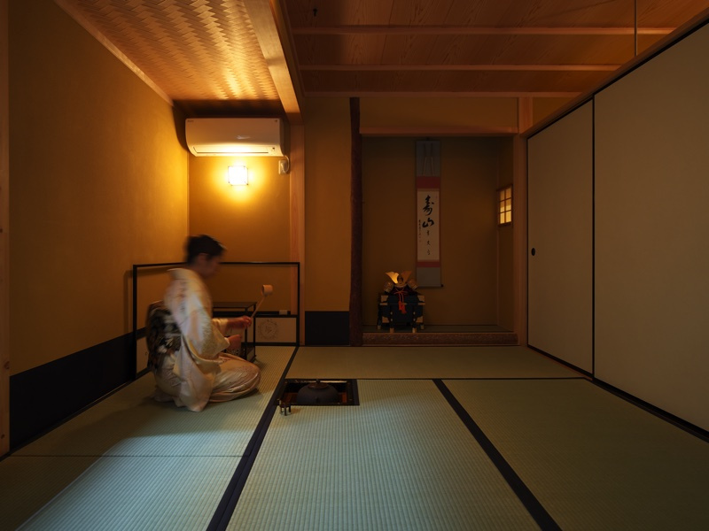 一階奥の茶室は静寂の空間