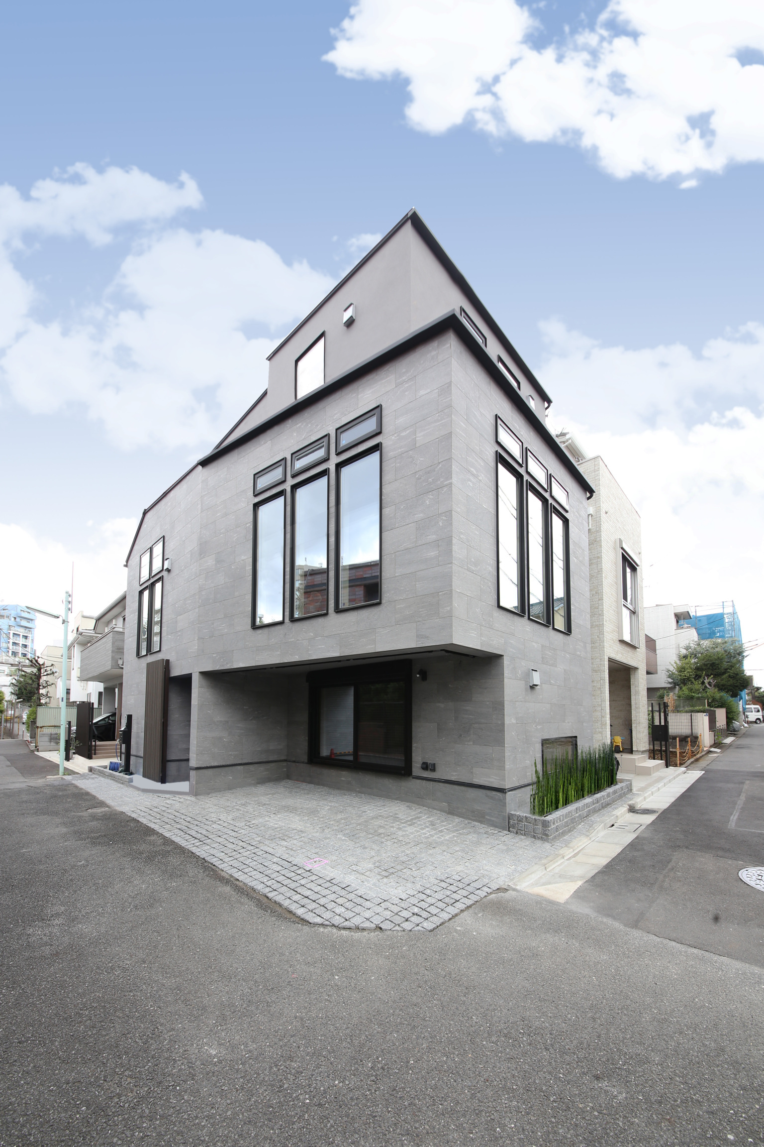 【東京都品川区】総タイル張りの外観