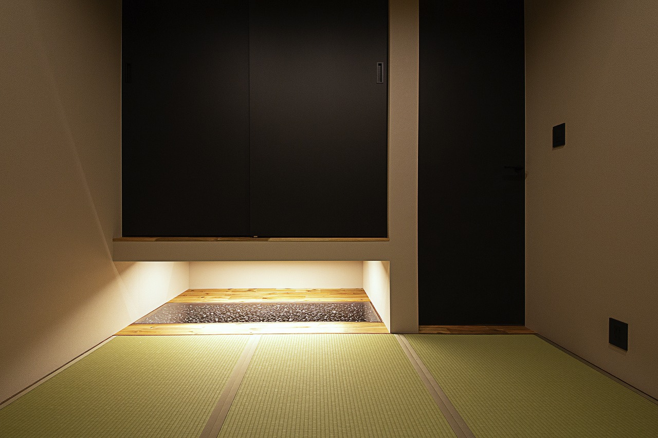 【浜松市中央区/クールホワイト外壁×造作収納】ハイドア・ステルス巾木で仕上げたカスタムMONO-house