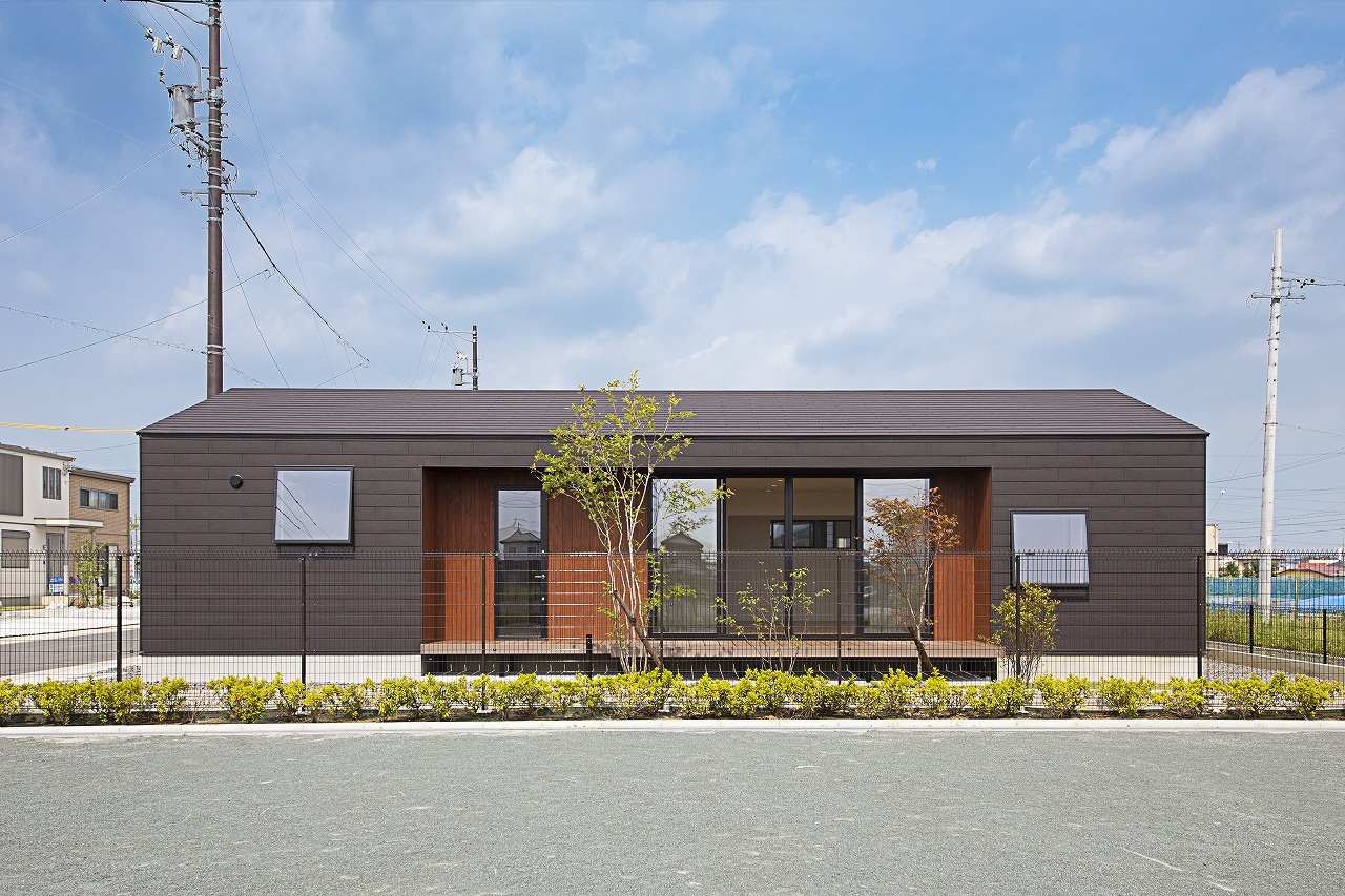 【浜松市浜名区／SE構法×平屋】無垢床とウッドデッキが心地よい25坪・3LDKの耐震住宅