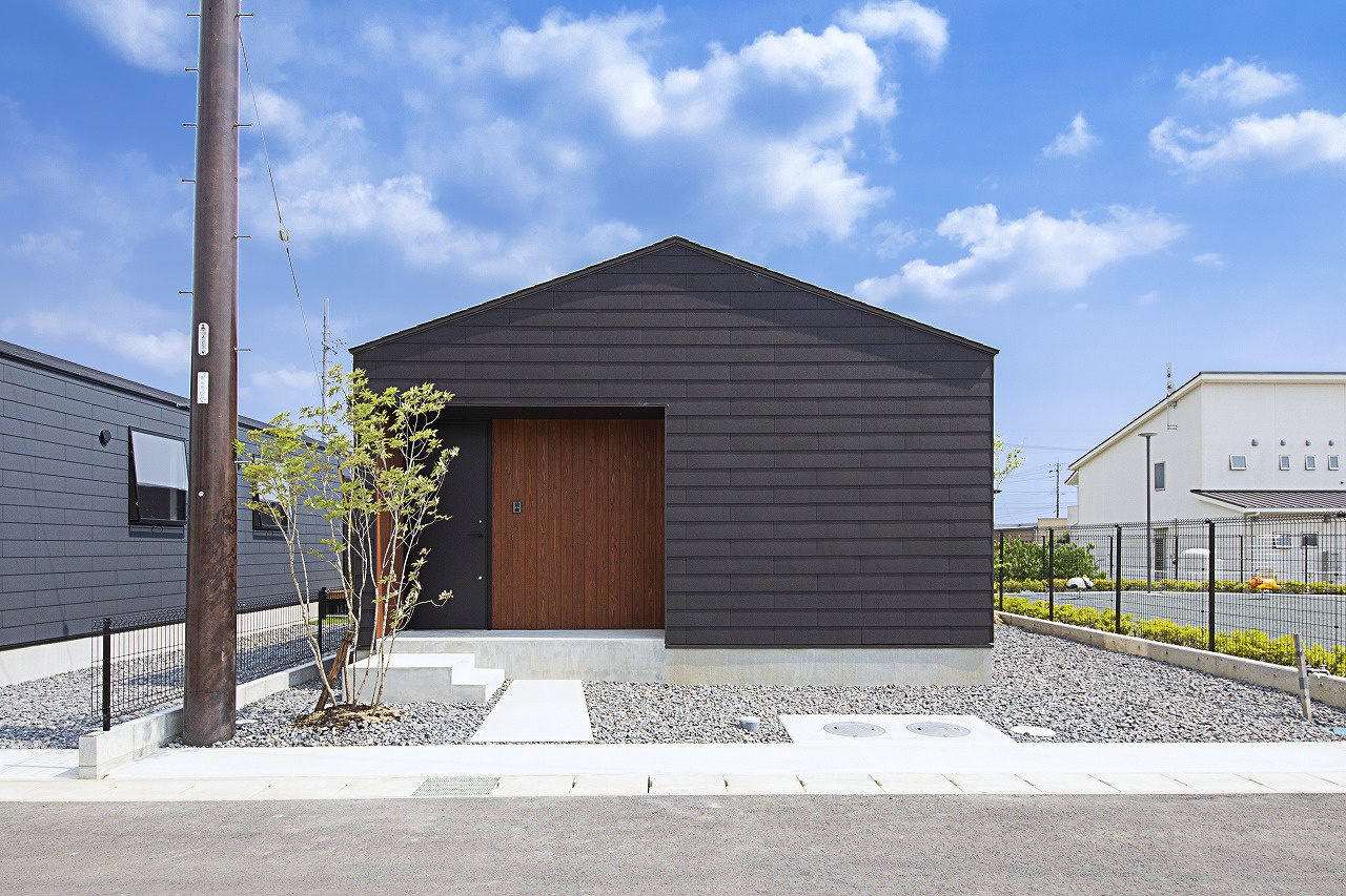 【浜松市浜名区／SE構法×平屋】無垢床とウッドデッキが心地よい25坪・3LDKの耐震住宅