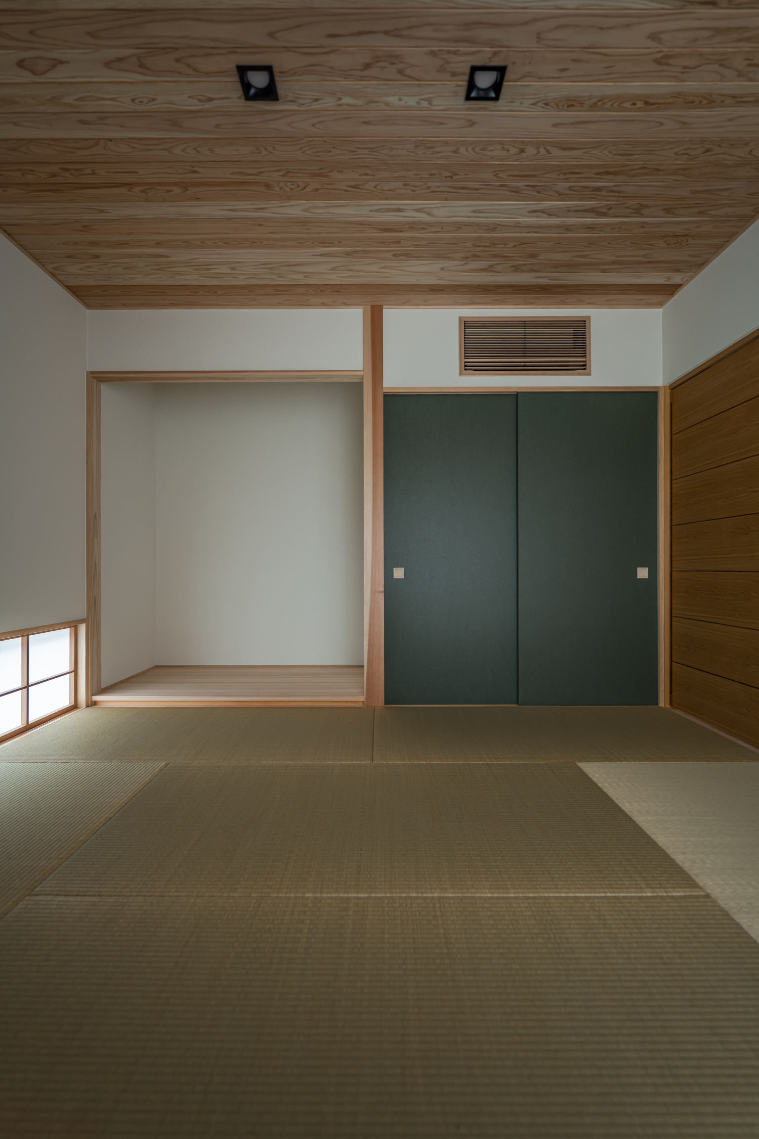 落ち着いた和室