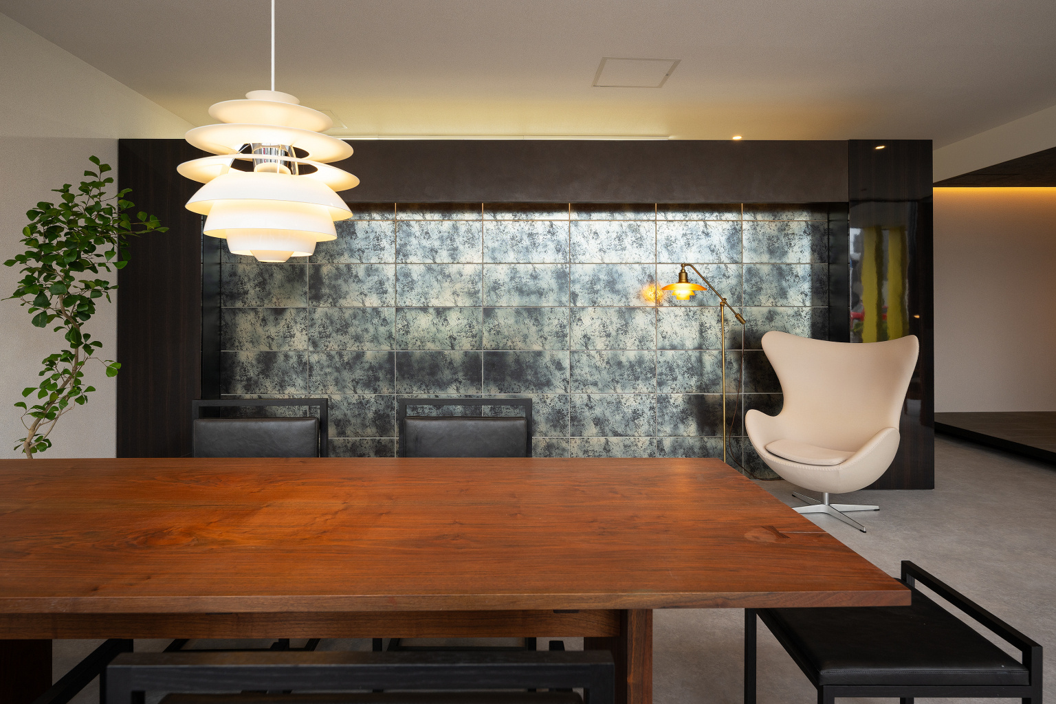 影を抱く光のリズム