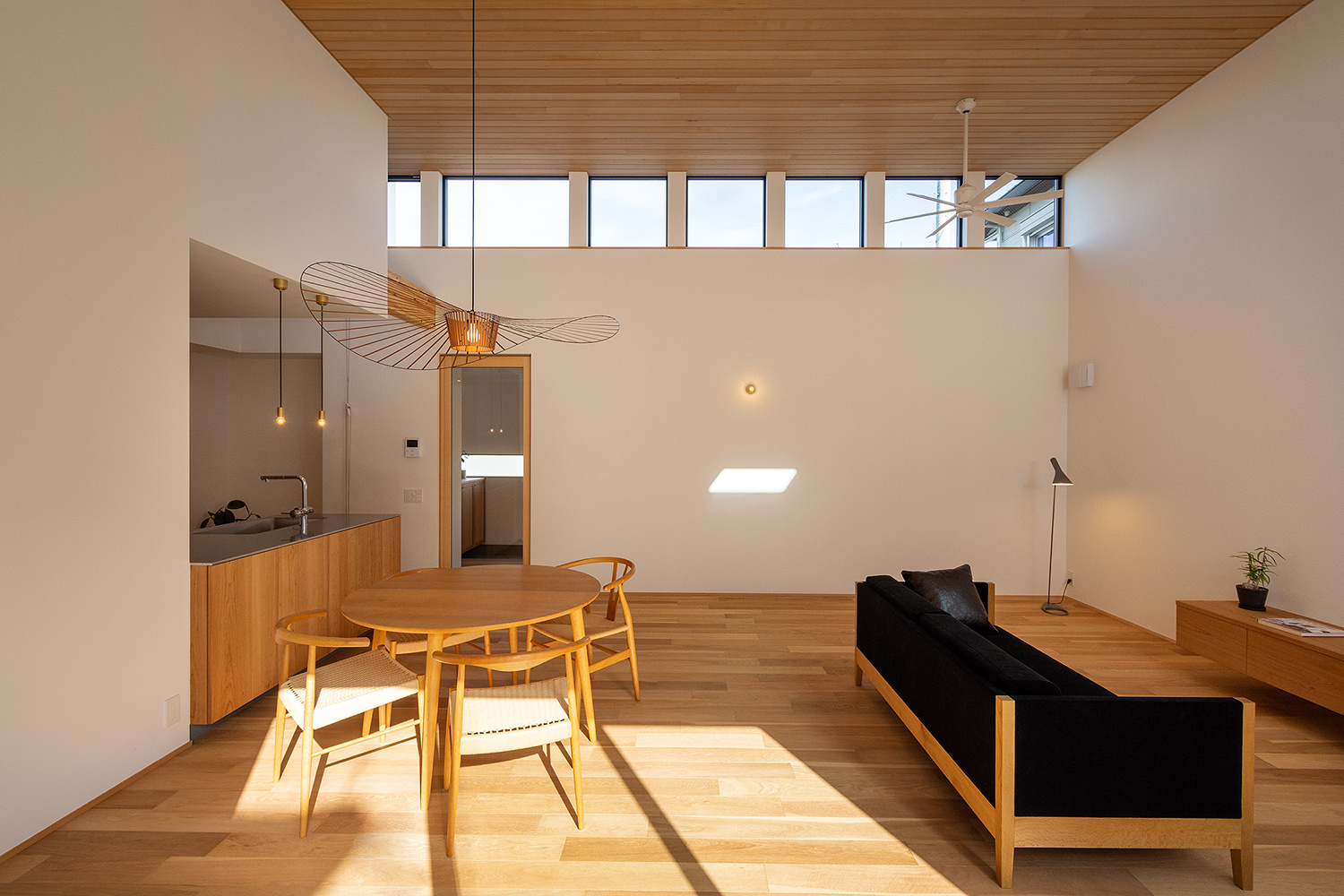 光と抜けがつなぐ空間