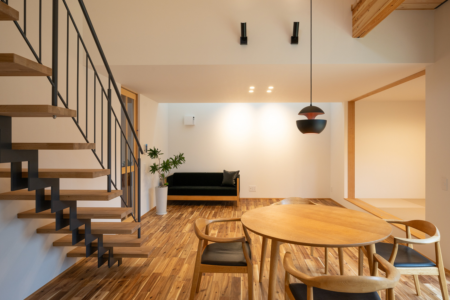 家族の時間が流れるリビング