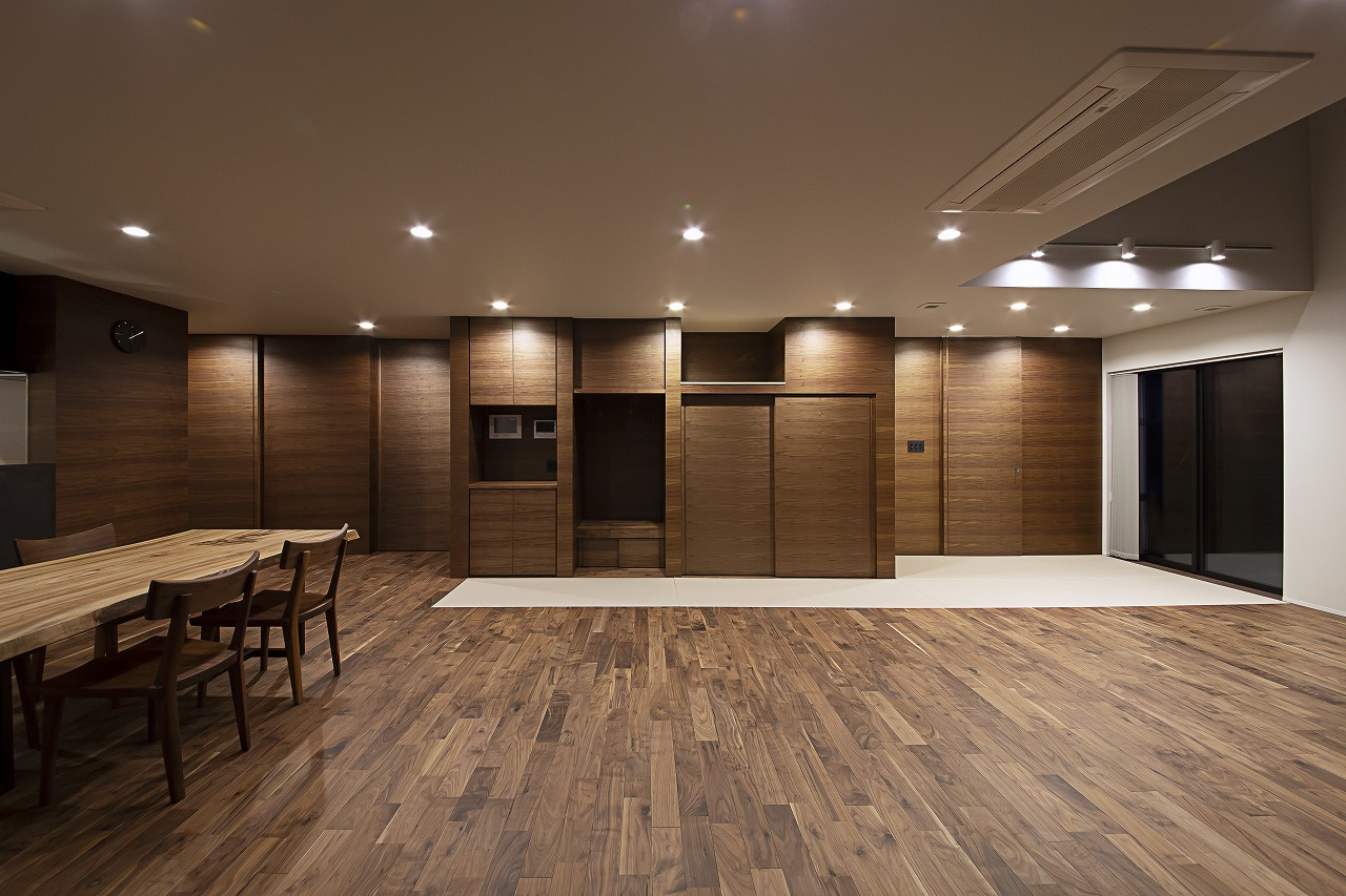 【静岡県浜松市】開放的な大空間を叶える、上下階分離型の完全2世帯住宅