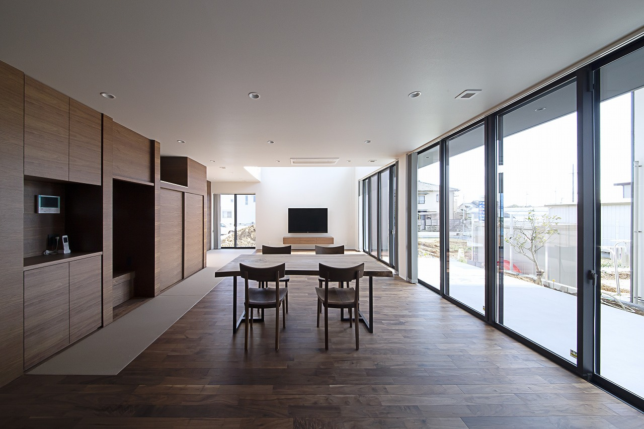 【静岡県浜松市】開放的な大空間を叶える、上下階分離型の完全2世帯住宅