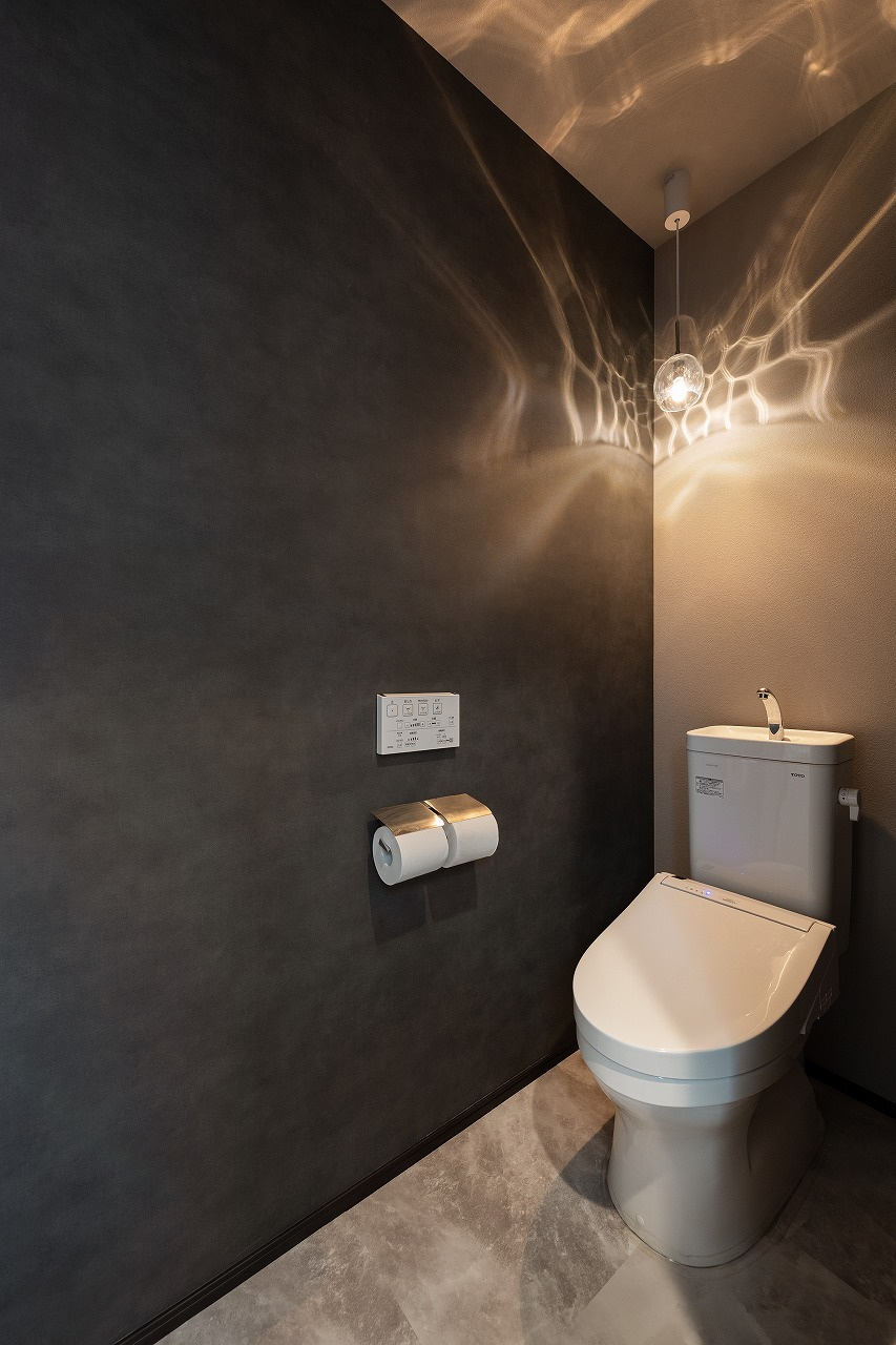 淡く静かに彩られた、上質な趣を纏う大人の住まい