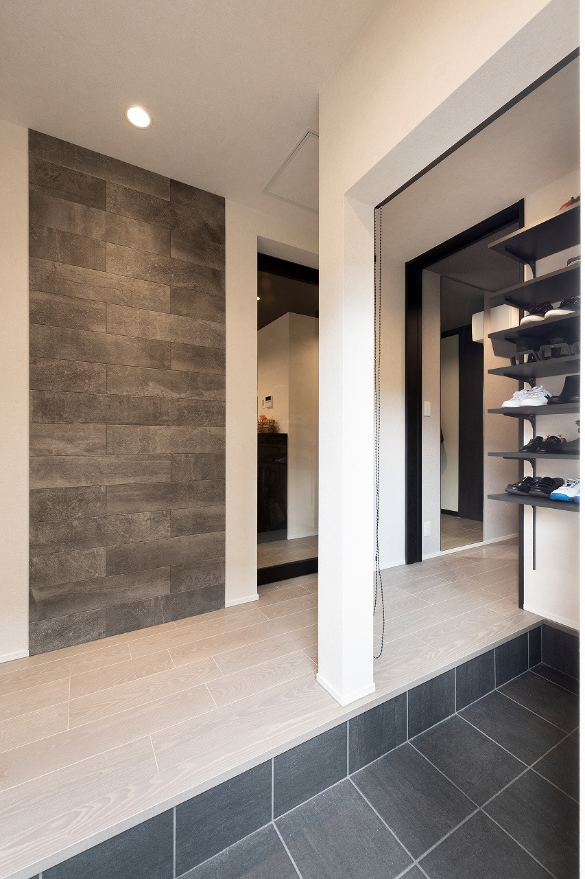 淡く静かに彩られた、上質な趣を纏う大人の住まい