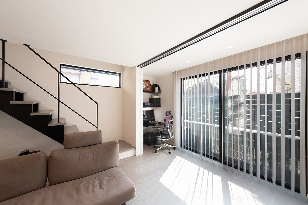 淡く静かに彩られた、上質な趣を纏う大人の住まい