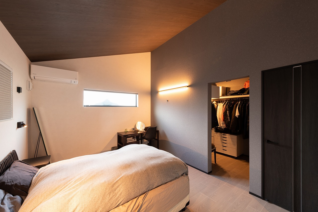 淡く静かに彩られた、上質な趣を纏う大人の住まい