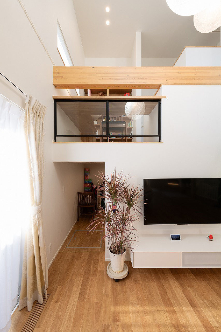 光と風が巡る、家族の笑顔が響き合う豊かな暮らし｜アウトドアリビング×スキップフロア