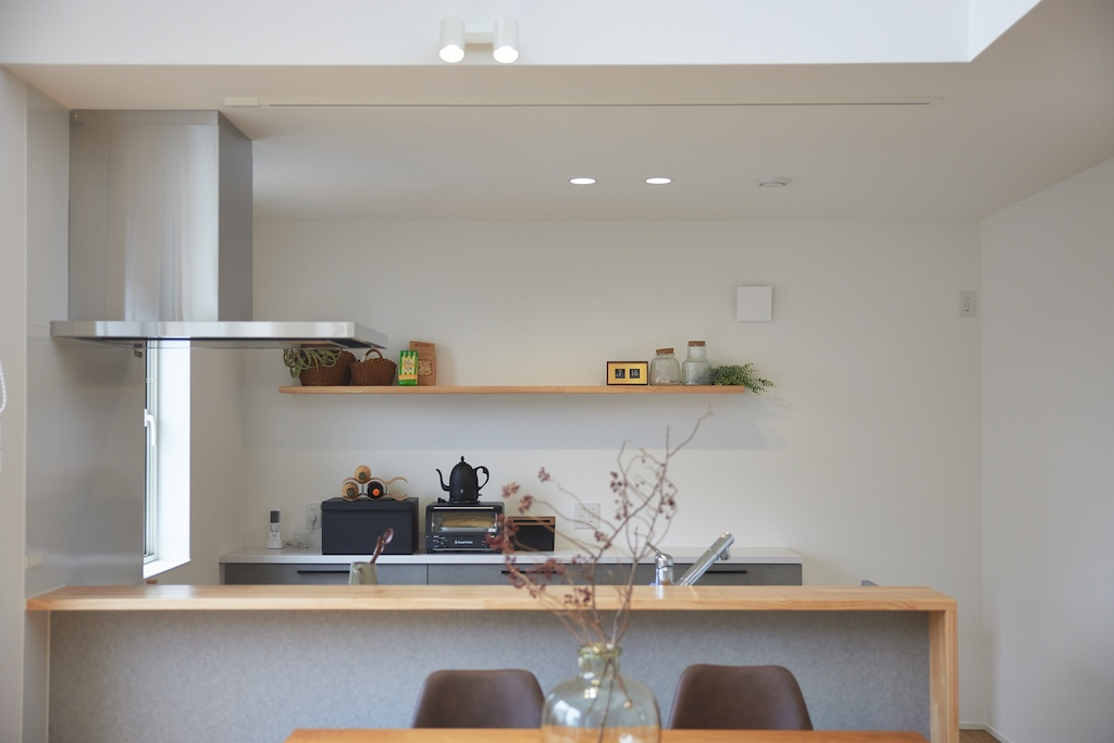 見せる収納でつくる、シンプルかつ心地よい暮らし