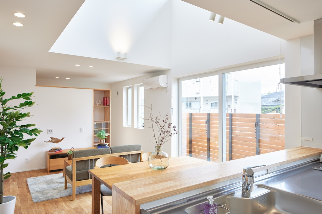 キッチンからつながる、会話が生まれる場所