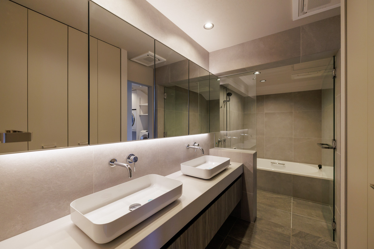 統一感のある上質な2階洗面室と手洗い