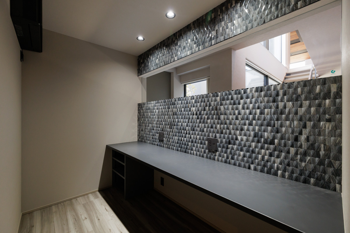 集中できる広さと機能を備えた書斎