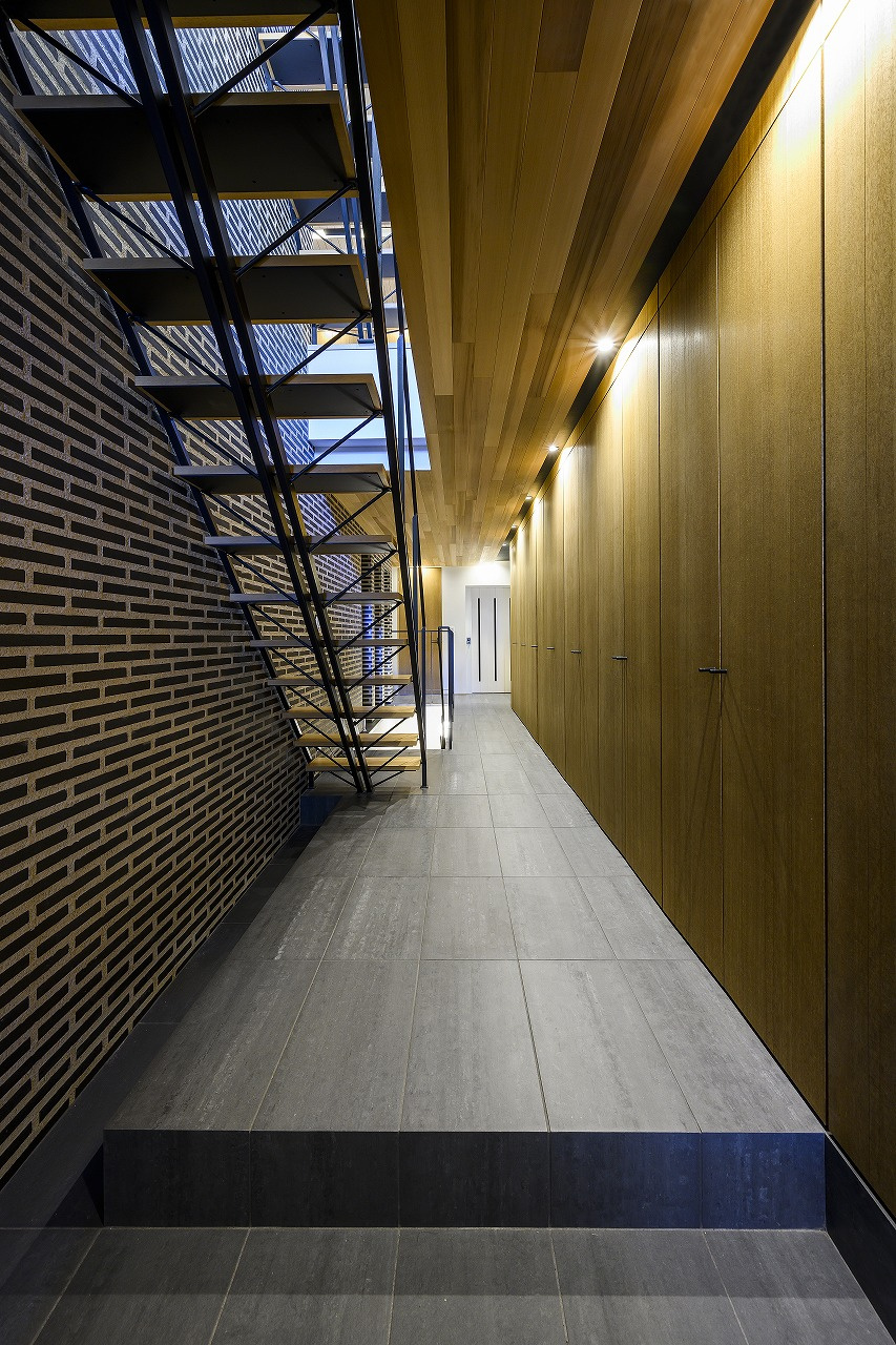 【大阪】ラインを揃えた大容量のシューズクローク