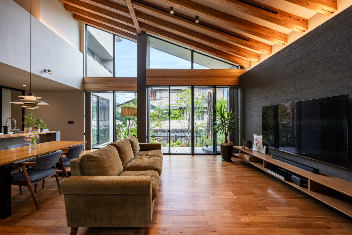 【大阪】外との繋がり、広がりあるリビング