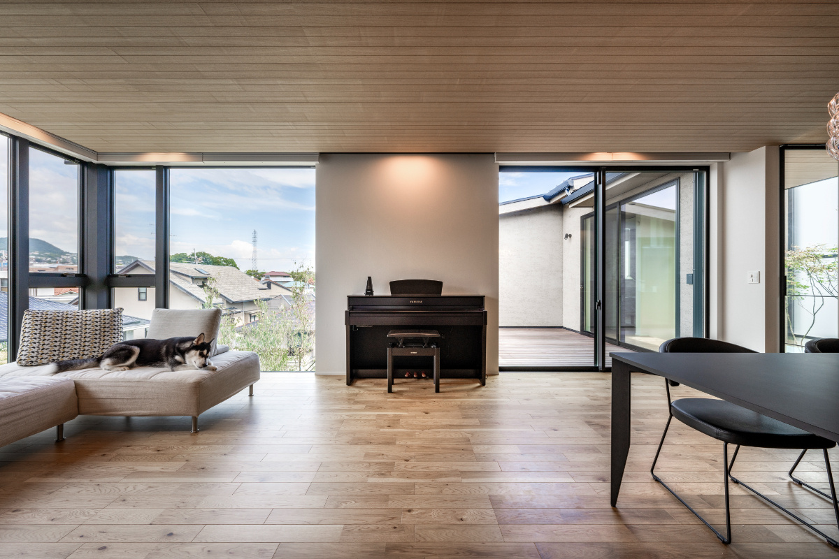 【西宮】リビングに併設されたテラス