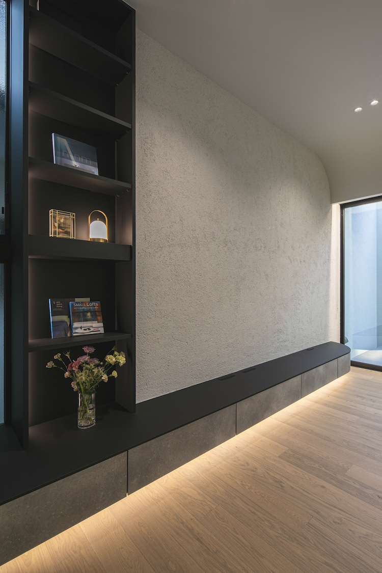 造作家具の棚とテレビボード