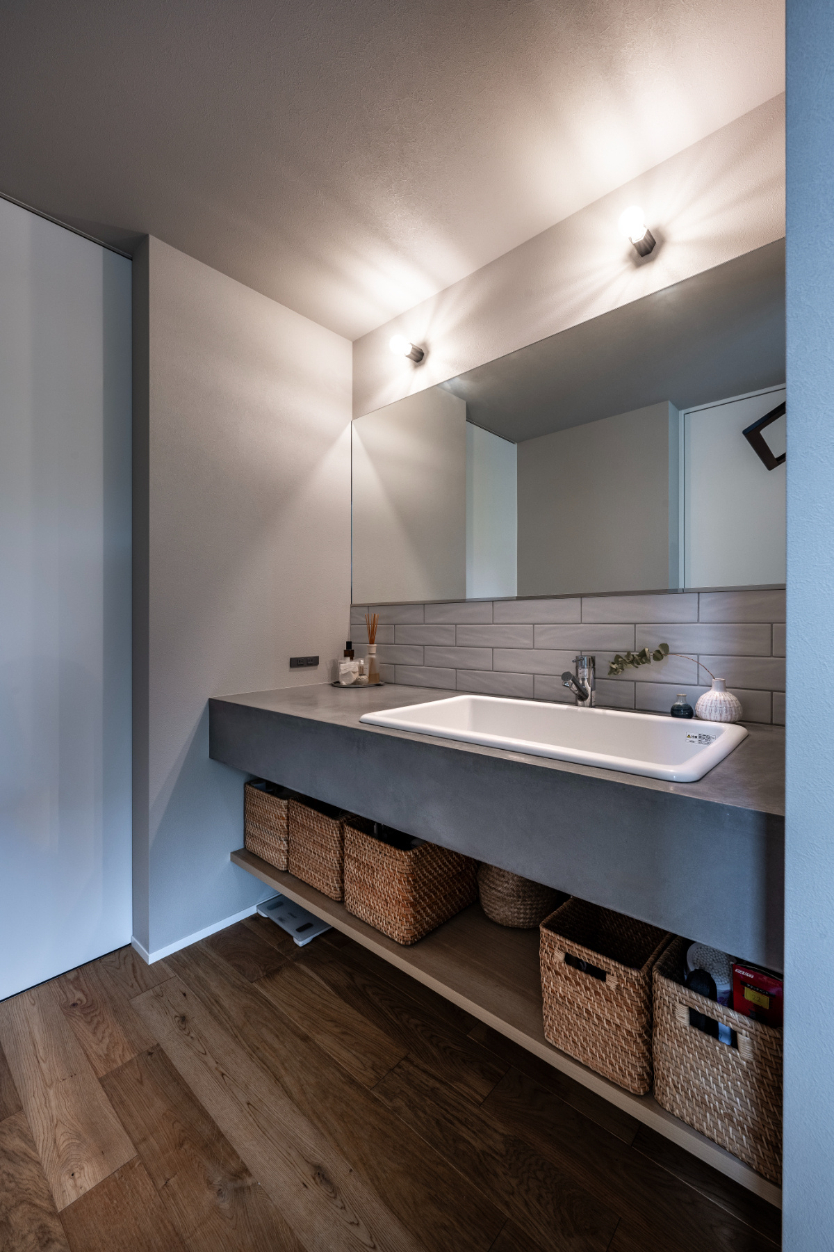 【神戸】トーンを揃え落ち着きある空間に