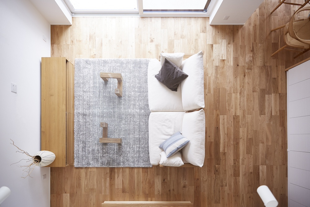 吹き抜けがつくる“特別な日常”　心地よいリビング時間