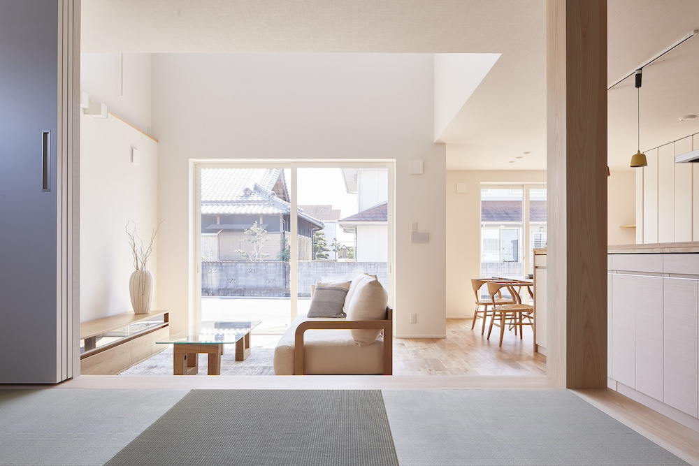 小上がりの和室がつながるLDK