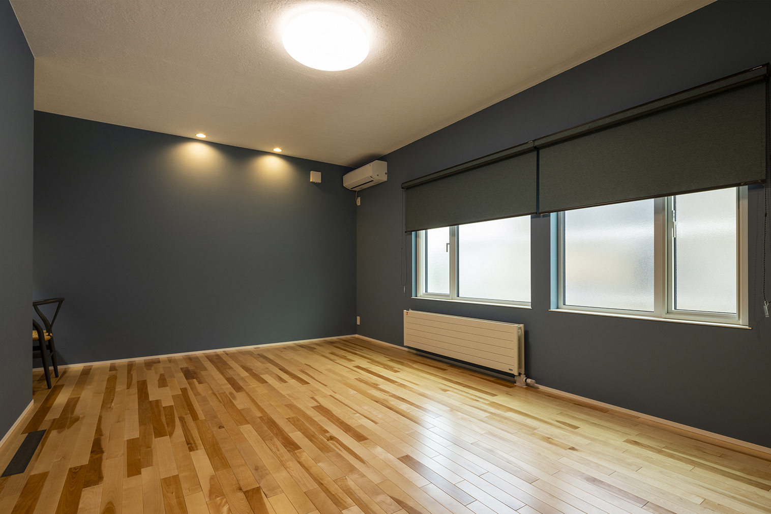 体育館仕様の床で卓球ができる卓球ルーム