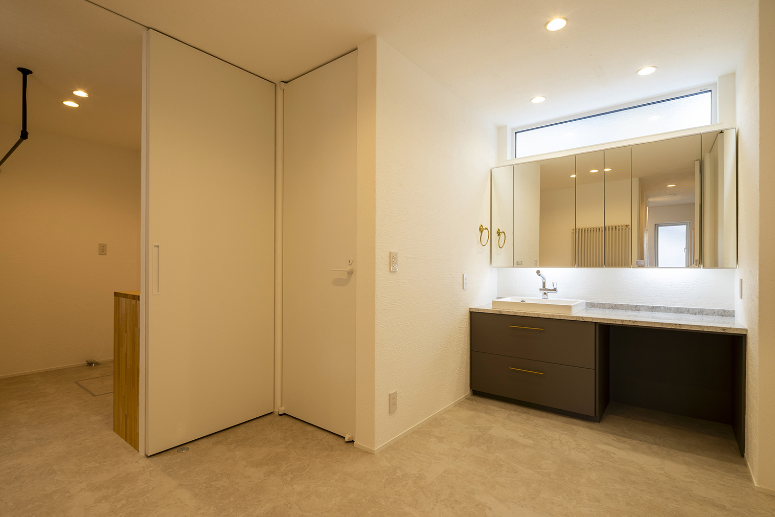 こだわりのオリジナル造作洗面台