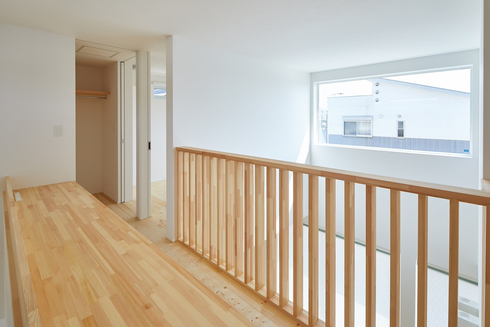 家中が暖かいから心地いい、2階廊下の学びスペース