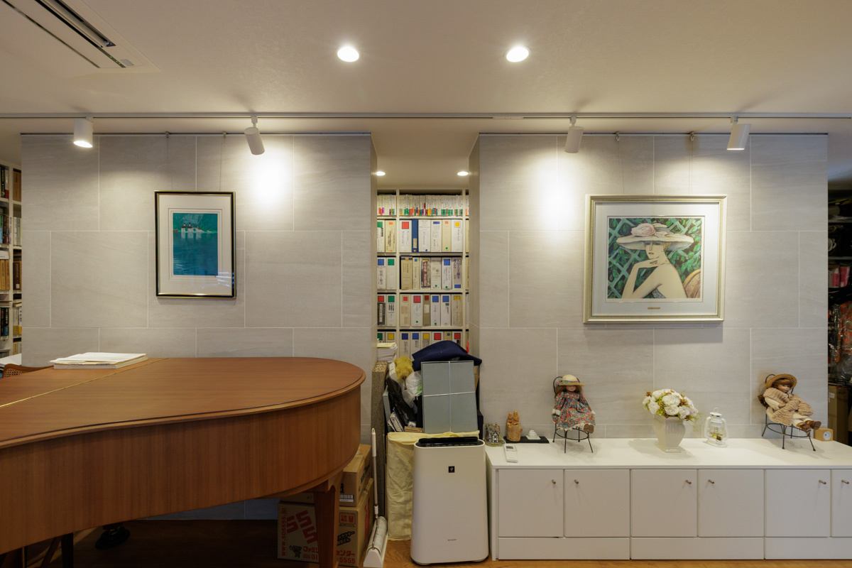 2万冊の蔵書を収める、ご夫婦共用の書斎空間