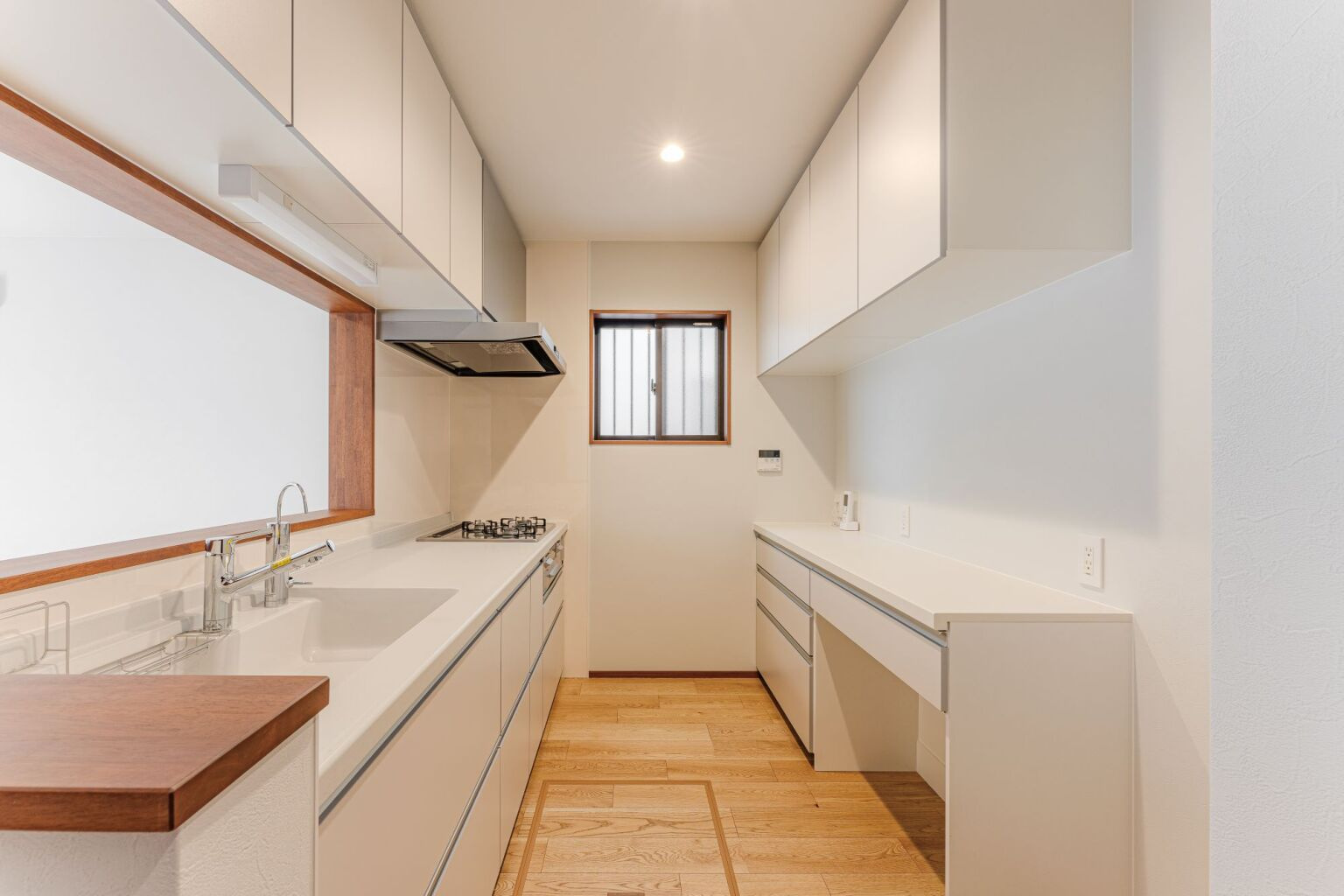 収納を多めのキッチン