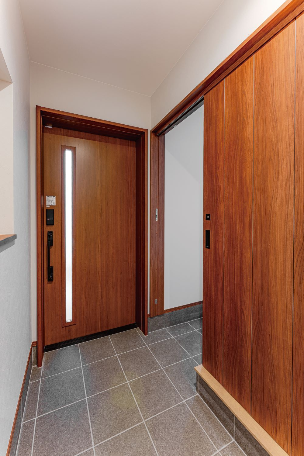 段差のないバリアフリー設計の玄関