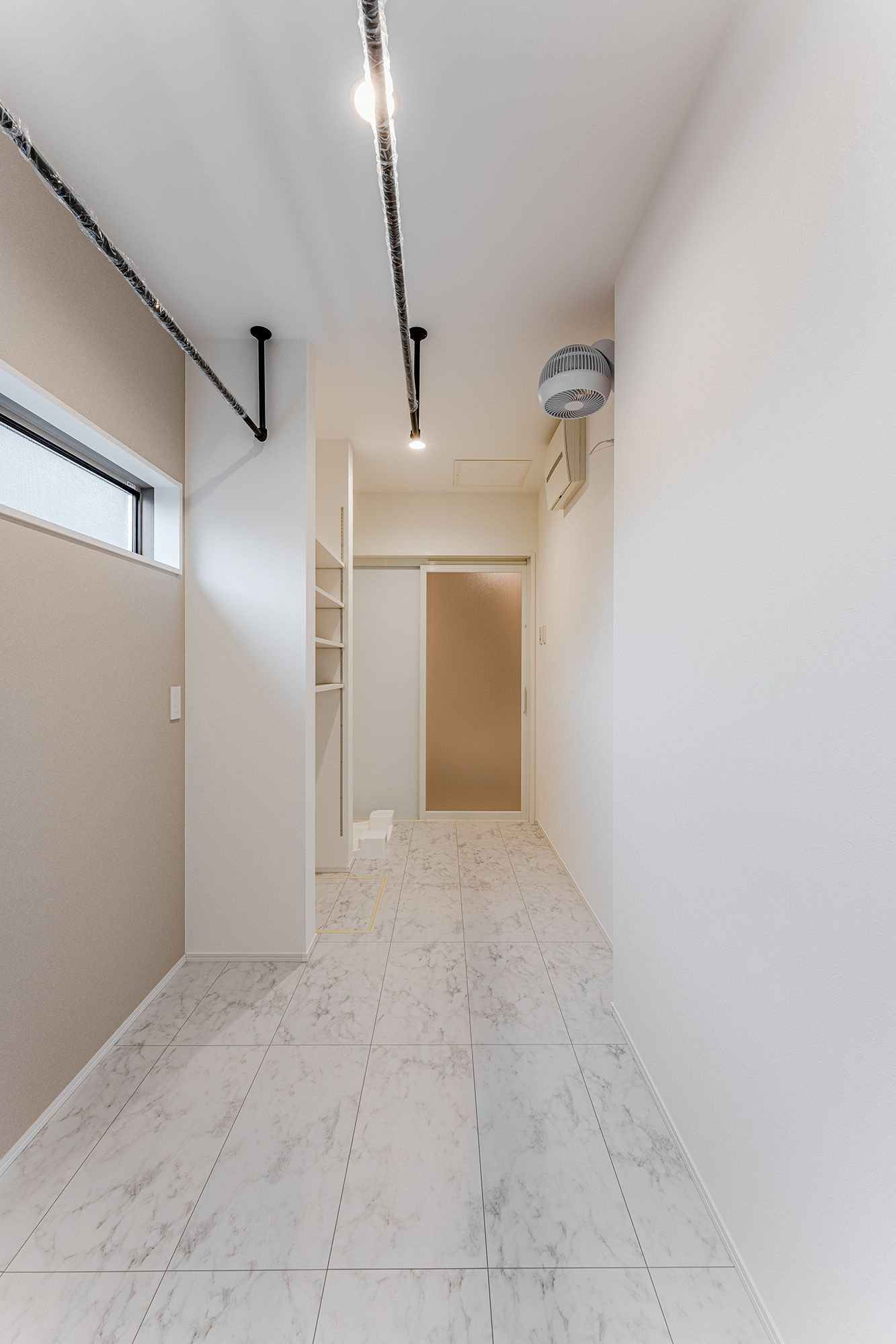 縦長ひろびろ脱衣室