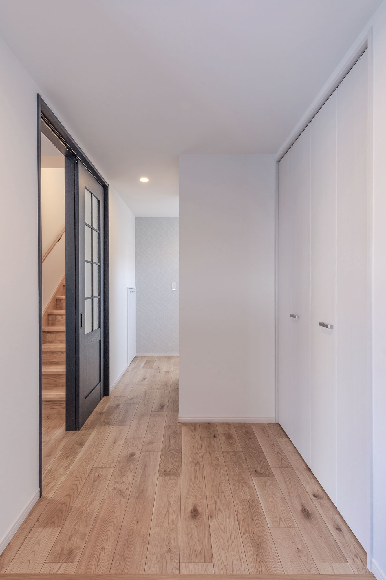 シンプルで上質な動線を実現したエントランスホール