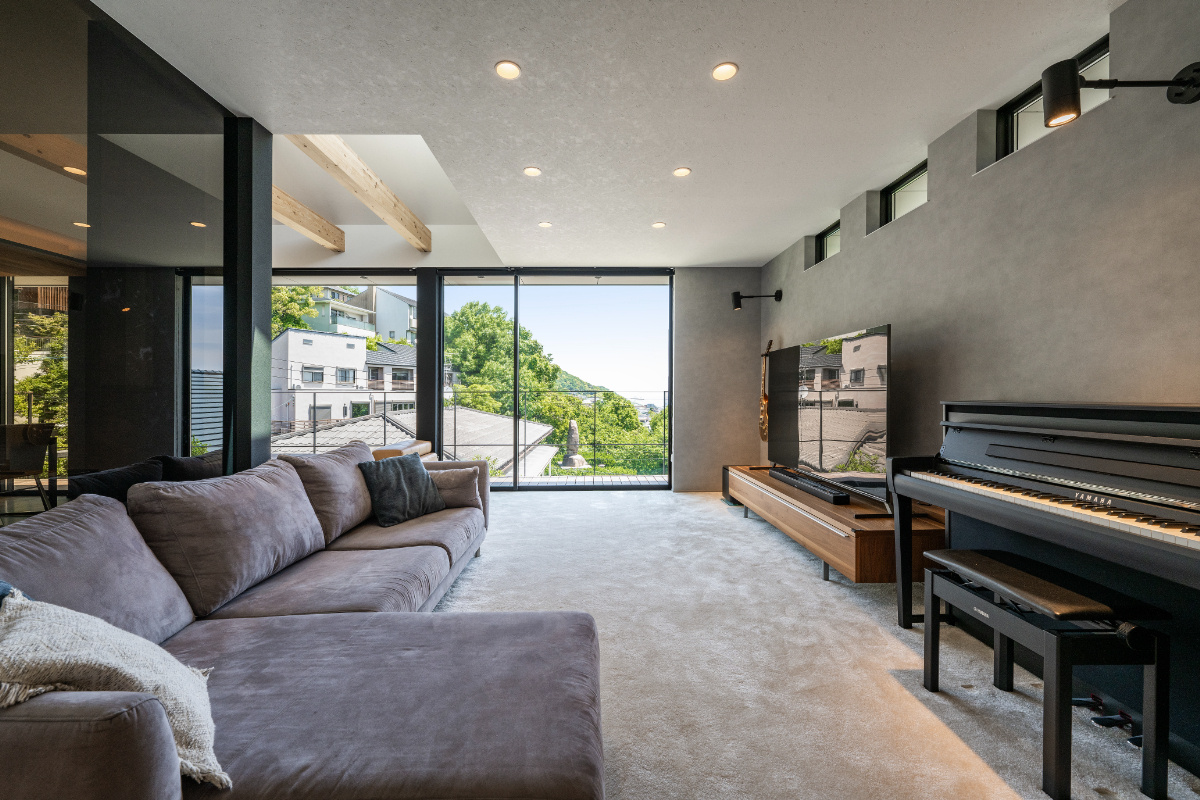 【神戸】街を眺める研鑽の家　大空間×眺望